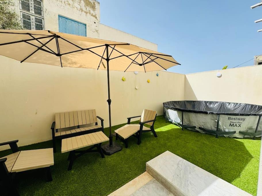 Superbe Avec Piscine * Tunis